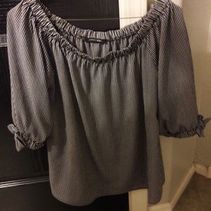 Such a cut striped blouse!